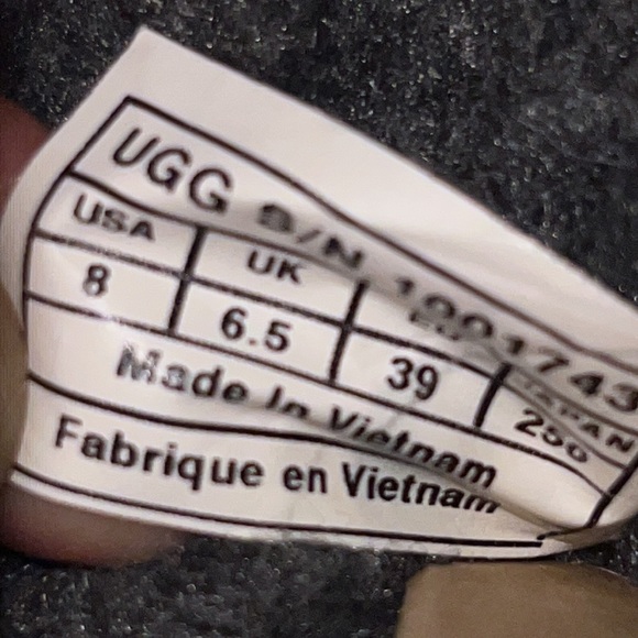 Authentic UGG Signature Waterproof boots sz 8 Euro 39 - Picture 8 of 12